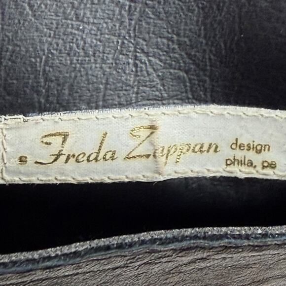 1960's handmade black leather polka dot bow handbag by FREDA ZAPPAN Philadelphia - Picture 8 of 14